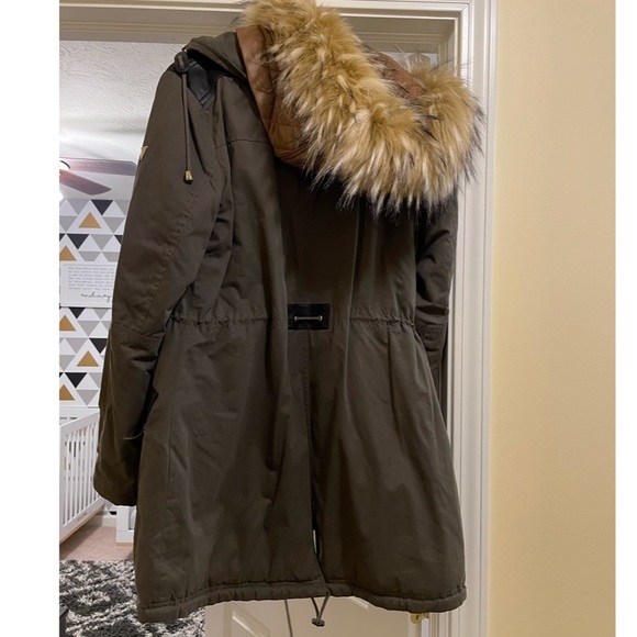 Guess olive faux fur trim Parka - Picture 8 of 8